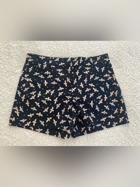LOFT NWT The Riviera Short navy with bumblebee pattern, size 6, cotton blend